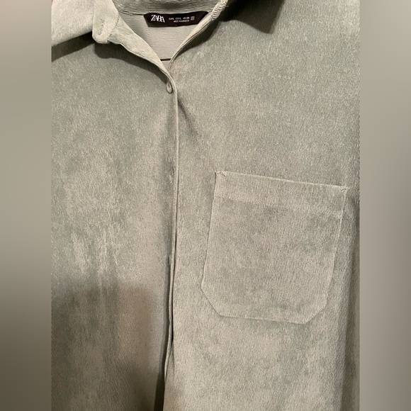 Women’s Zara button up shirt. Size Large. Soft material. (READ DESCRIPTION) - Picture 3 of 7